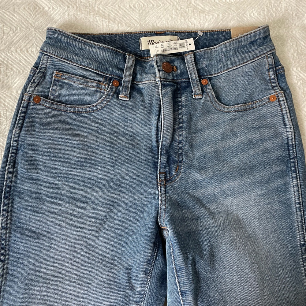 NWT! Petite Curvy High-Rise Skinny Jeans in Ainsworth Wash: Raw-Hem Edition